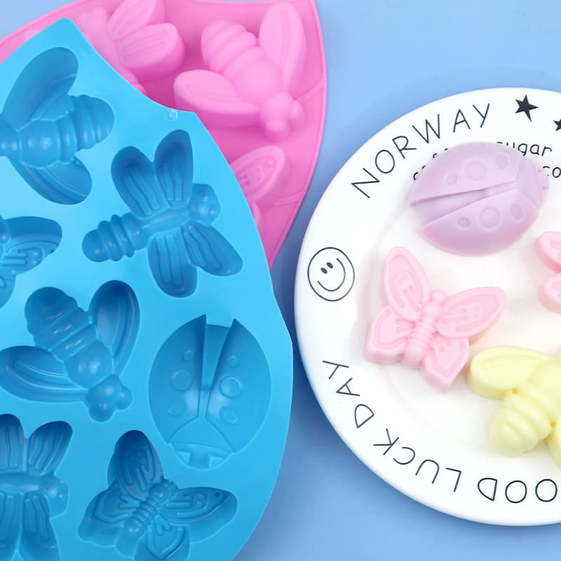Spot wholesale 8 even flowers insect silicone cake mold aromatherapy gypsum mold cold soap mold easy to clean diy