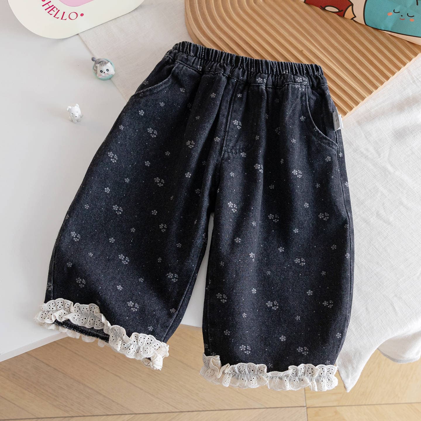 Children's Autumn Korean Straight Leg Loose Jeans with Floral Lace Trim Versatile Black Jeans New