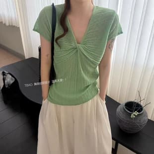 Korean Design V-Neck Twisted Knot Short Sleeve Knit Top Women 2026 New Versatile Fall Thin Style High-End Feel Blouse