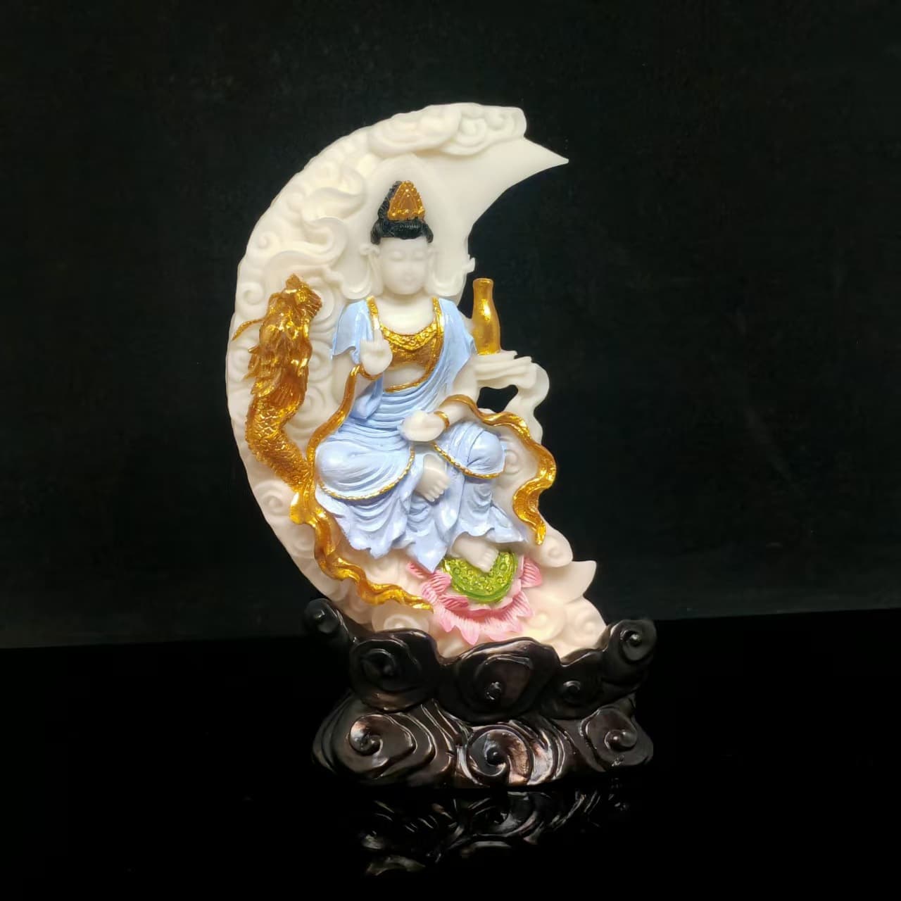 Ivory fruit carving crescent dragon Guanyin 13*7.3*3.7cm desktop office ornaments exhibition stand crafts