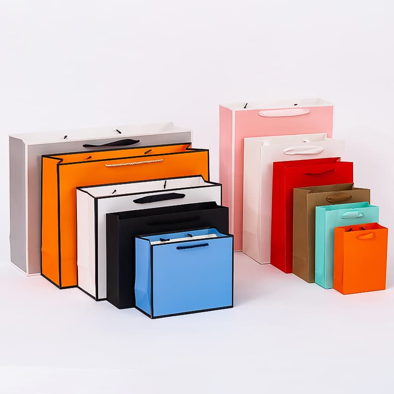Wholesale of thickened kraft paper gift bags, clothing packaging bags, women's clothing shopping bags, kraft paper white cardboard tote bags