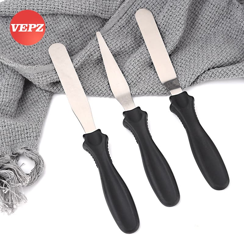 Factory in stock plastic handle stainless steel three-piece straight kiss knife spatula cream knife baking tool