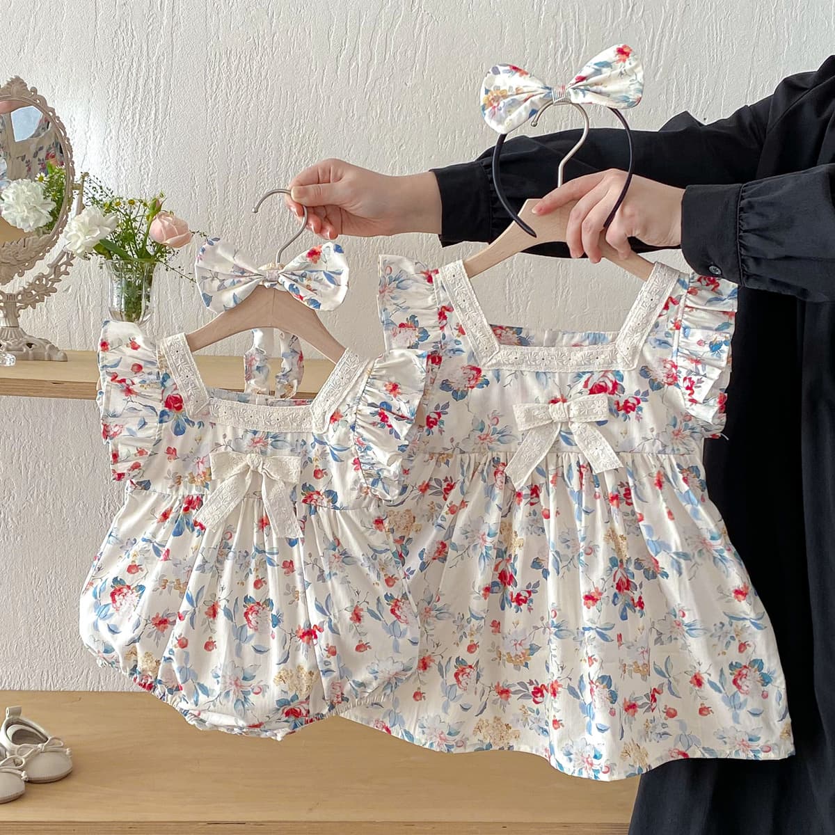 Baby clothes 26 summer baby full moon bag short-sleeved sweet printed princess dress western style sister outfit