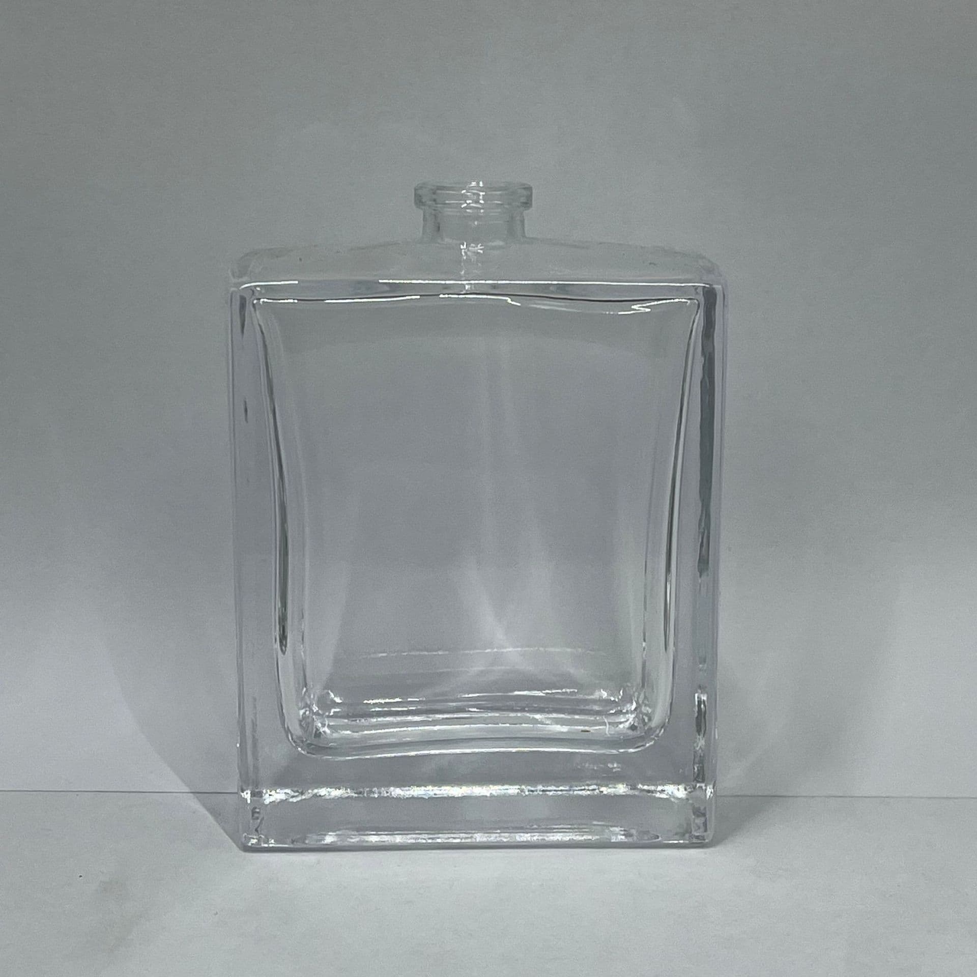 Wholesale 70ML Premium Thick-Bottom Transparent Flat Square 15-Nozzle Perfume Refill Bottle Portable Empty Glass Bottle