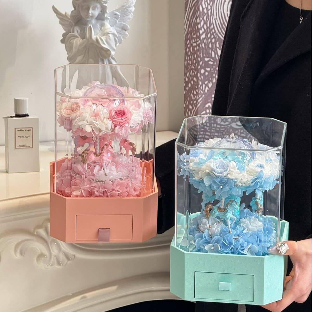 Preserved Flower Carousel Acrylic Storage Box Valentine's Day Birthday Gift for Girlfriend Bestie High-End Decoration