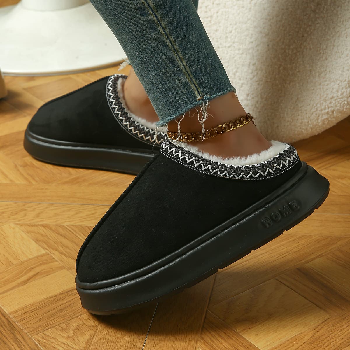 Factory Direct Supply Autumn/Winter Men's and Women's Wearable Heel Thick-Soled Fabric Home Fuzzy Slippers with Back, Small Order Custom Wholesale