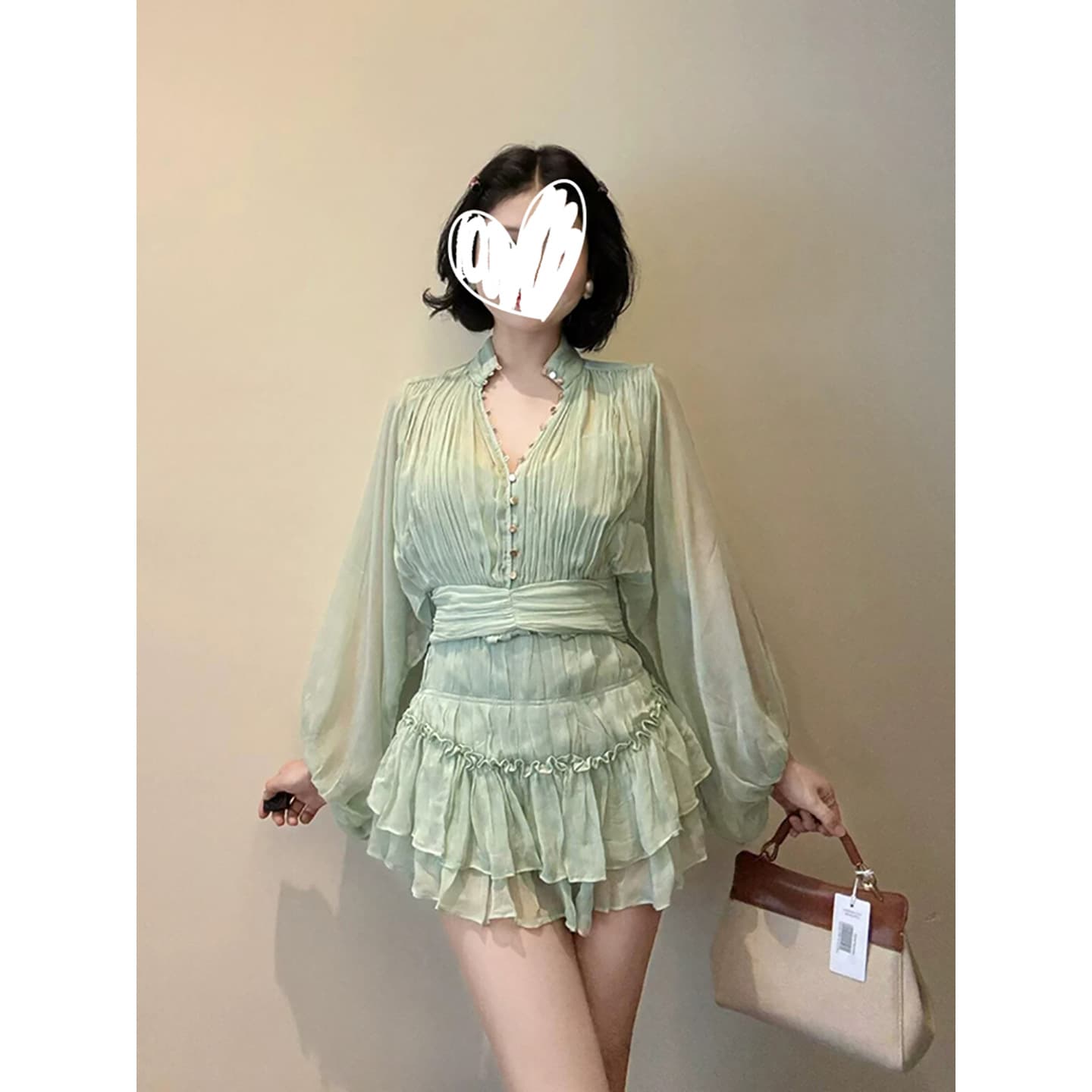 French niche mint green long-sleeved dress for women summer new style waist-cinching lace-up skirt with a sense of gold and elegant temperament