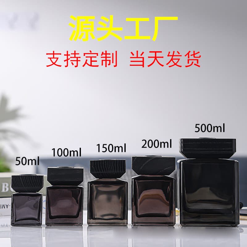 Wholesale colored glass aromatherapy bottles, high-looking home furnishings, aromatherapy black square wooden cover, glass aromatherapy square bottles
