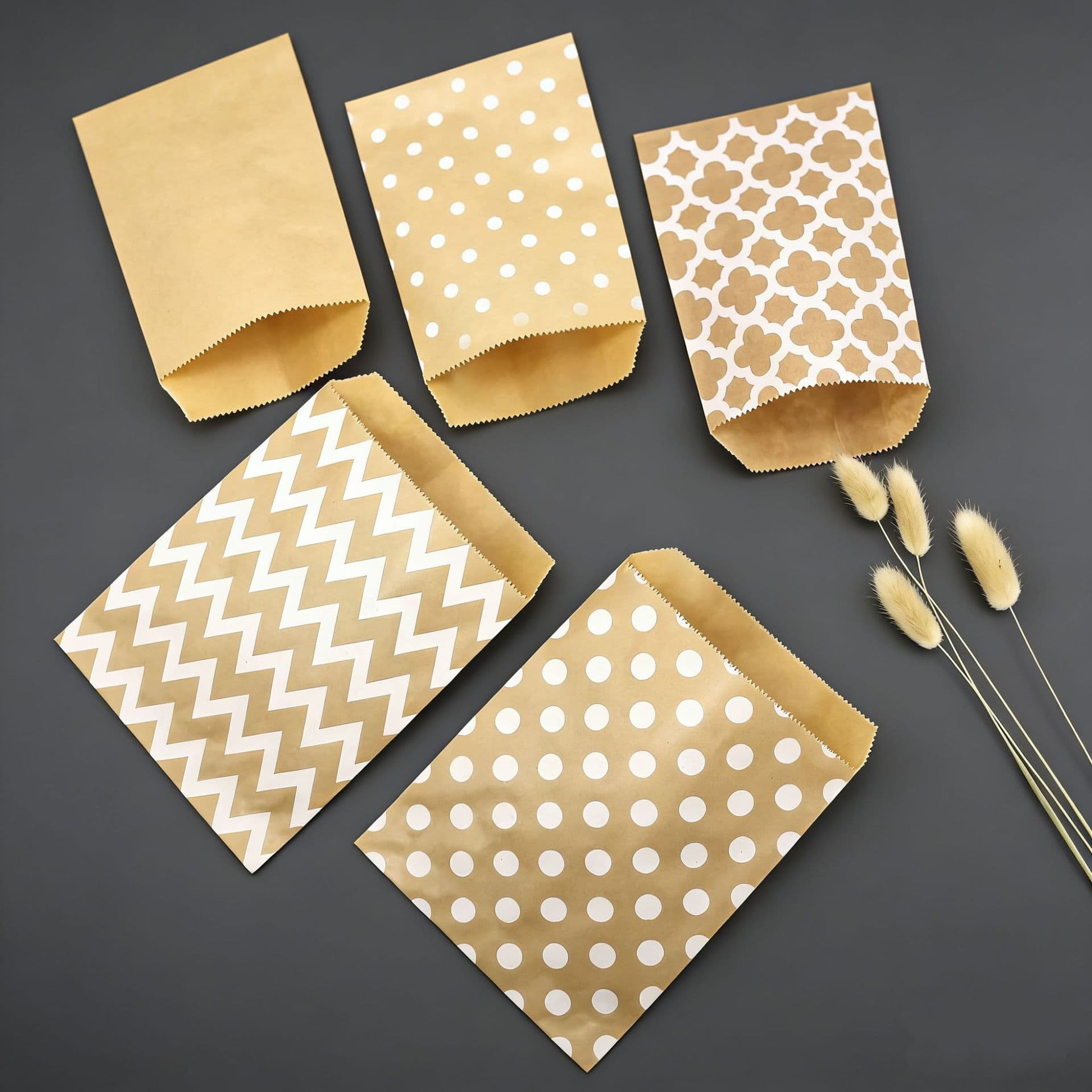 ins style polka dot wavy striped kraft paper gift bag candy paper bag party paper bag jewelry gift packaging bag
