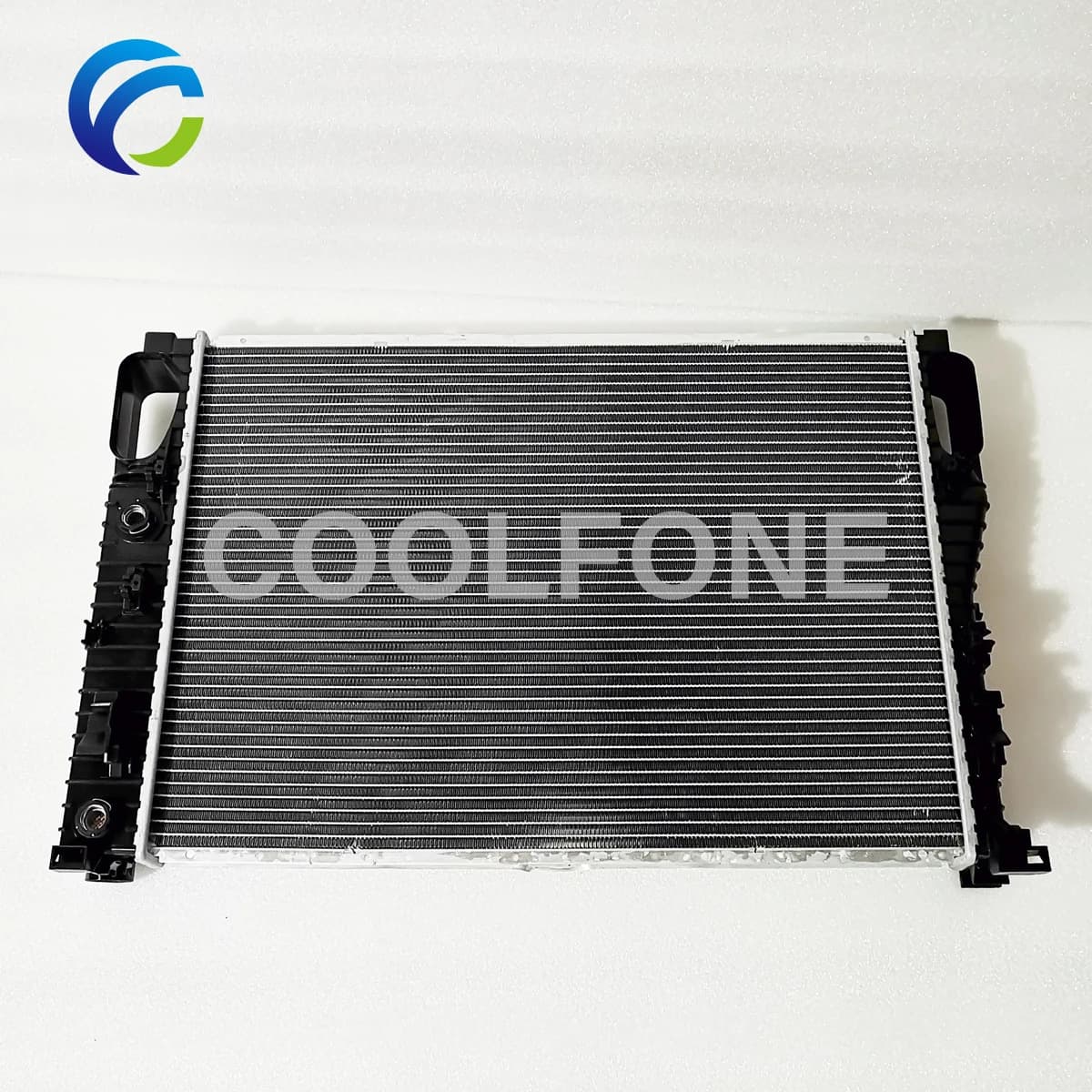 Radiator for Mercedes-Benz E-Class CLK C209 C219 E280 E320 E400 A2115003702