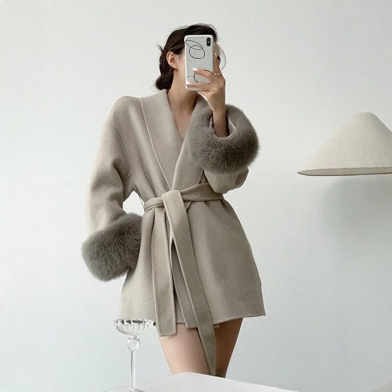 Premium Double-Sided Faux Fox Fur Sleeve Wool Coat, Hepburn Style Autumn/Winter Short Woolen Coat for Women, Petite Fit