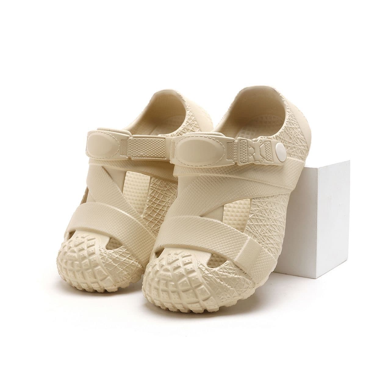 Cross-border new sandals for boys and children, garden clogs, new summer beach shoes, toe-toe beach shoes