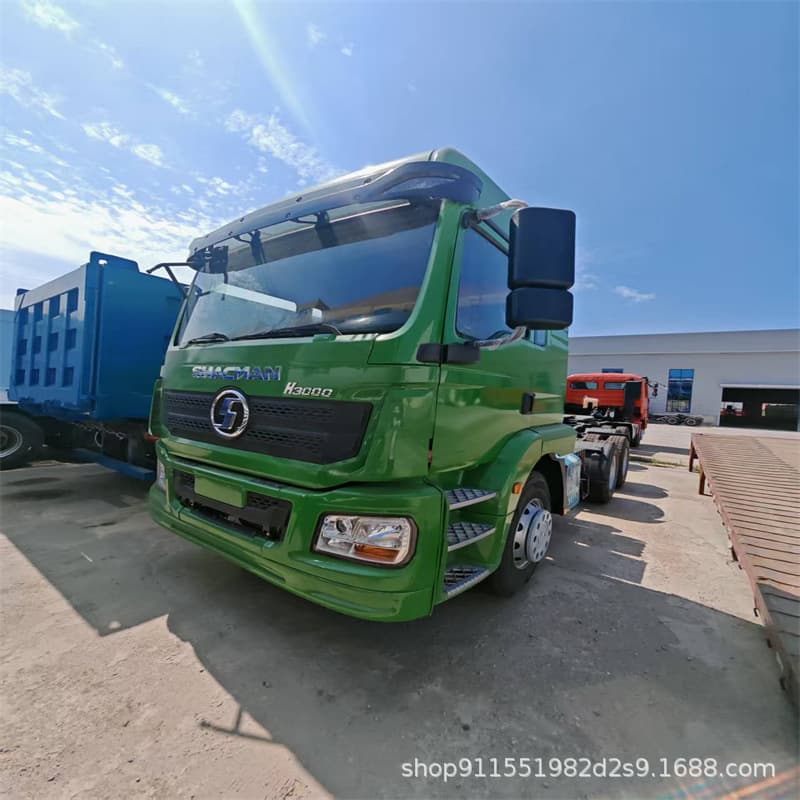 Shaanxi Automobile tractor units are available for immediate delivery of high-efficiency diesel tractor units for logistics and transportation vehicles.