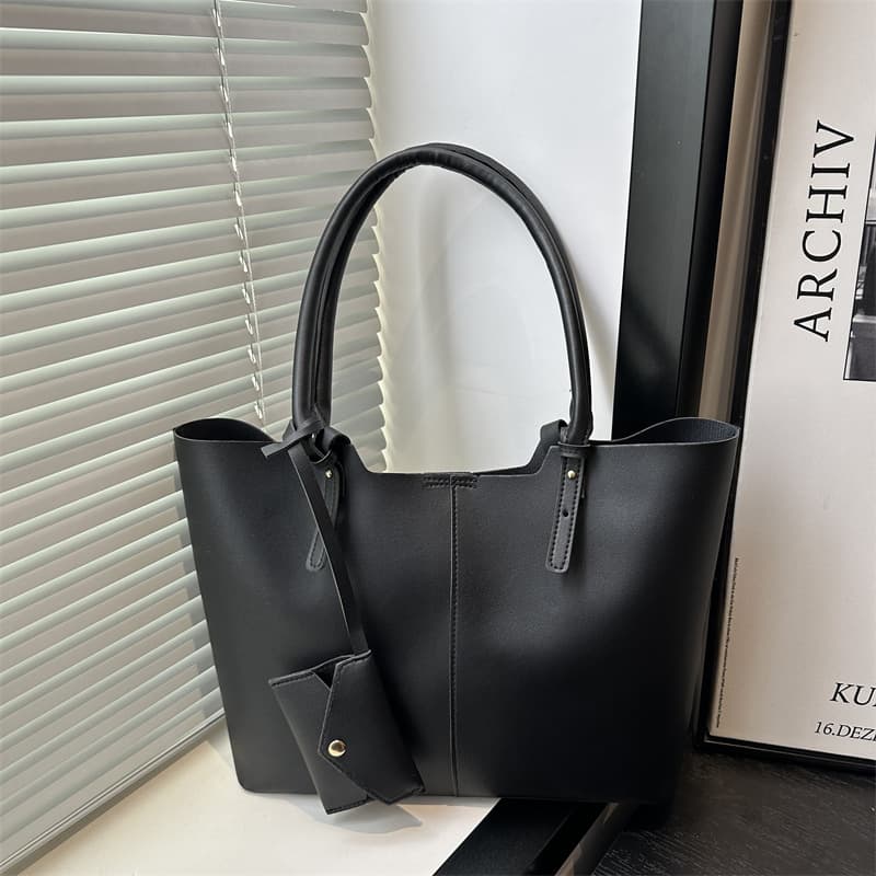 Large Capacity Bag 2025 New Trendy Women Versatile Niche Shoulder Bag Premium Large Bag Student Commuter Tote Bag