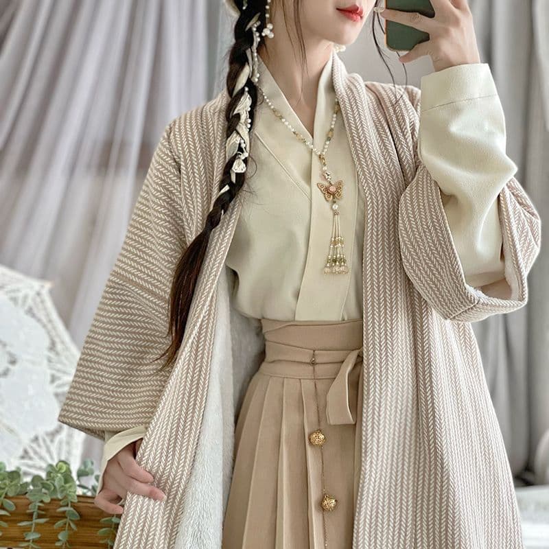 Original "Nuannuan" Modified Hanfu for Women, Song-style Changgan Temple Hundred-fold Skirt Autumn/Winter Fleece-lined Thickened Daily Style