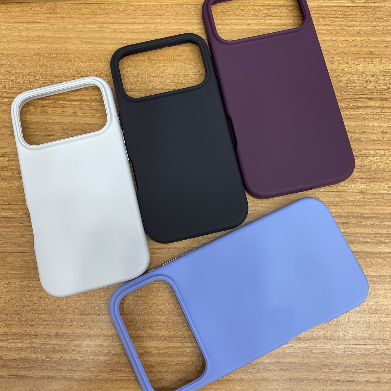 Suitable for 18promax skin-feel liquid silicone magnetic phone case 17promax protective cover new product high quality