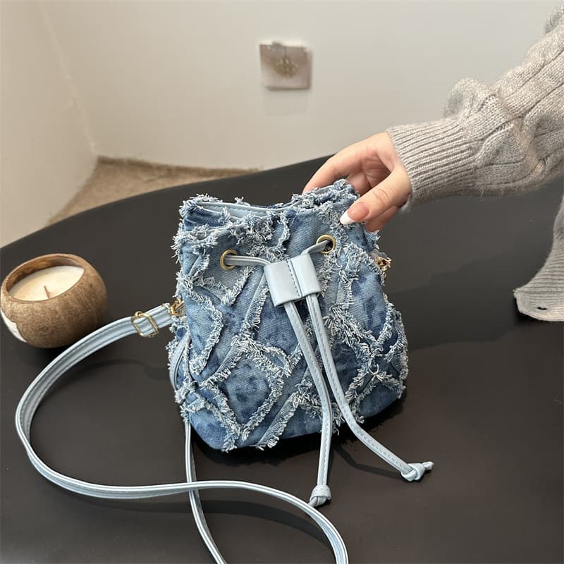 Niche design bags for women 2024 new fashionable denim chain shoulder crossbody bag high-end bucket bag