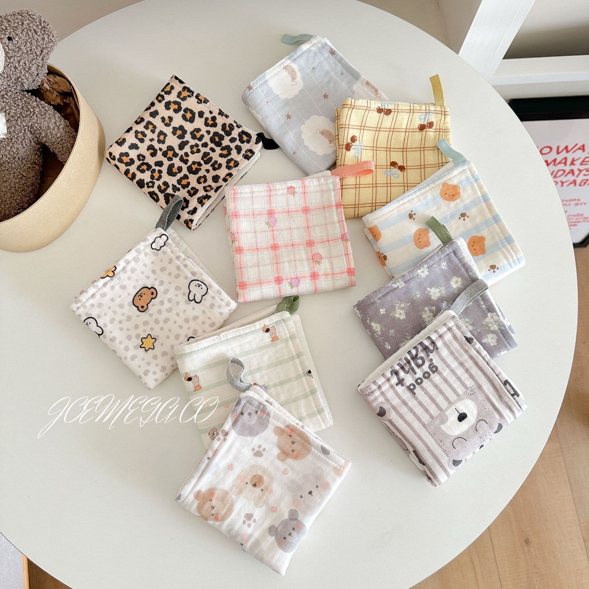 Korean-style Cute Six-Layer Cotton Gauze Baby Face Towel, Baby Square Towel, Children's Handkerchief, Absorbent & Sweat-Wicking