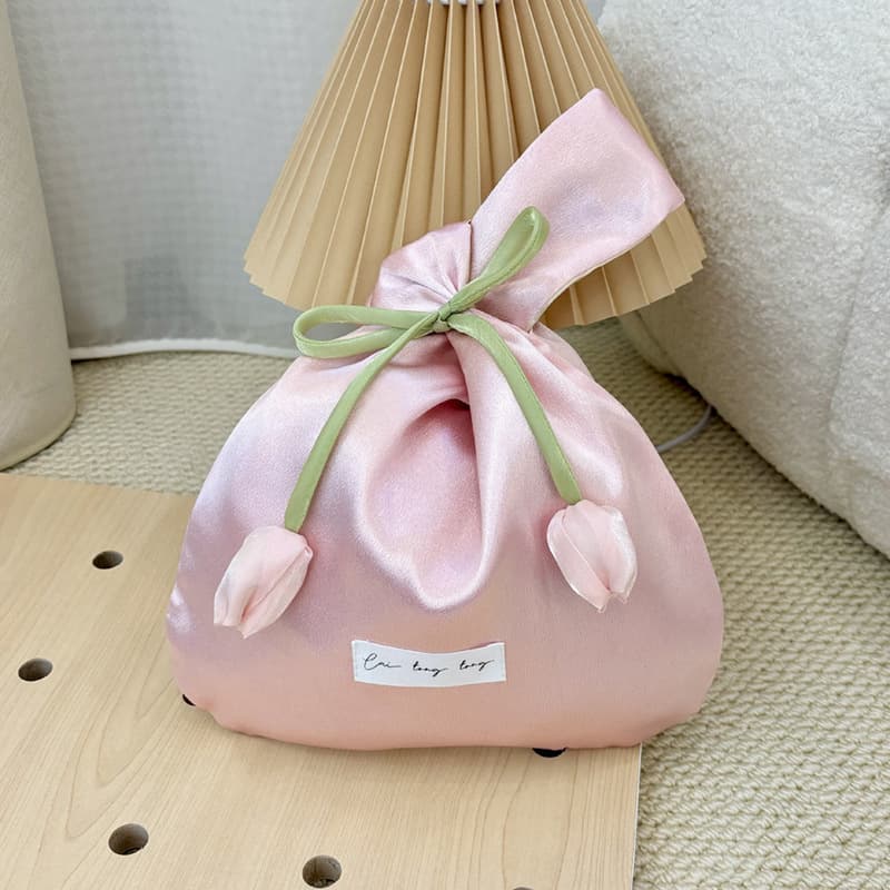 Goddess Festival gift bags, wedding and beauty industry souvenir packaging, tulip wrist bags, Hanfu hand-held silk fabric pouches
