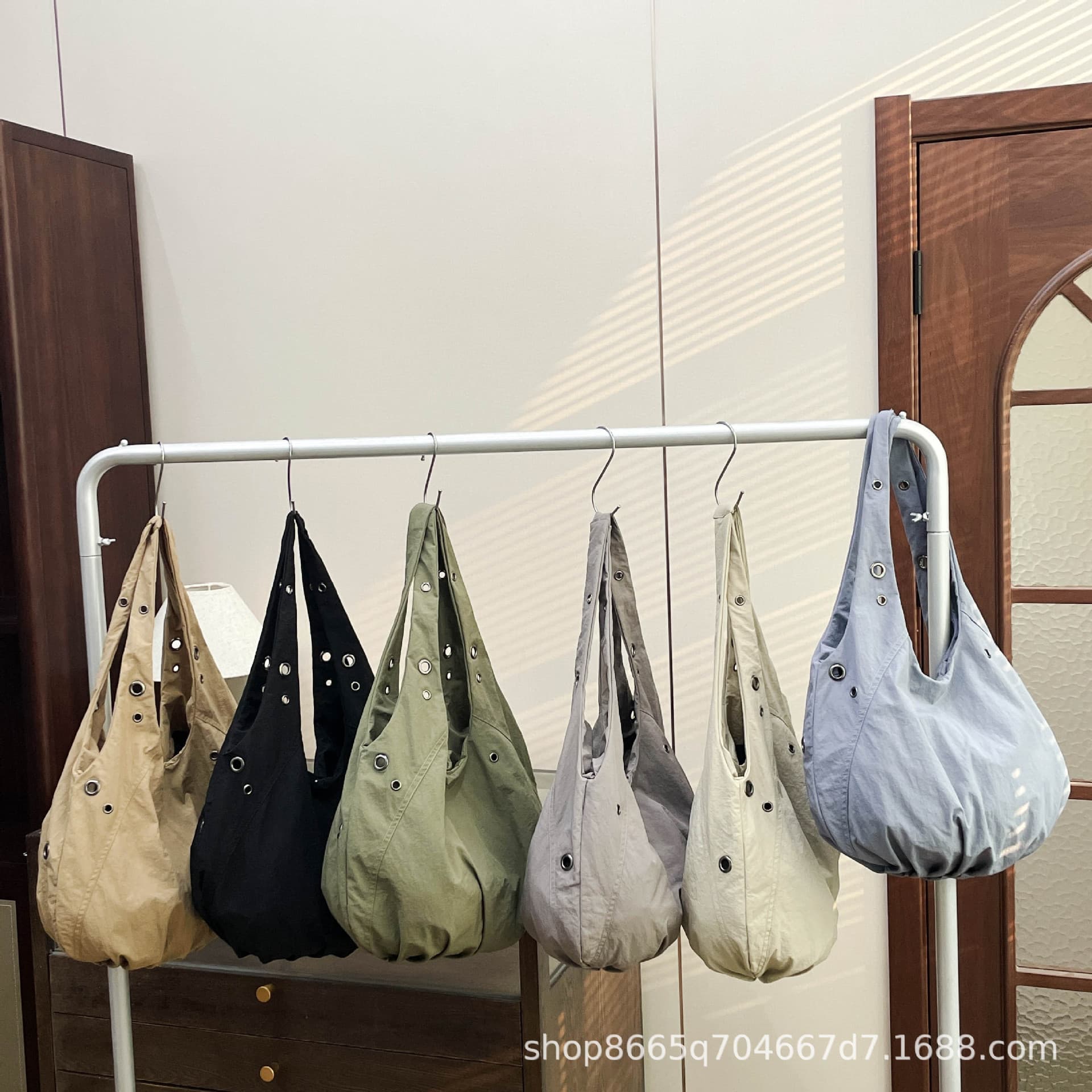 Korean niche design nylon fabric fashion wind underarm bag, 2025 new casual versatile commute lightweight handbag