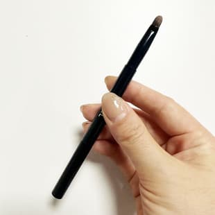 Lip brush with cap, portable lip brush, concealer brush, lipstick brush, makeup brush, beauty tool, black