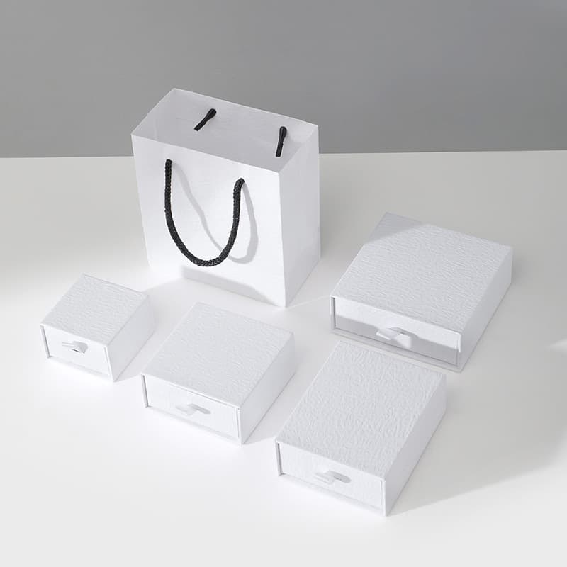 Factory Direct Wholesale Jewelry Packaging Box Black Kraft Paper Ring Earring Bracelet Necklace Jewelry Box Ring Box