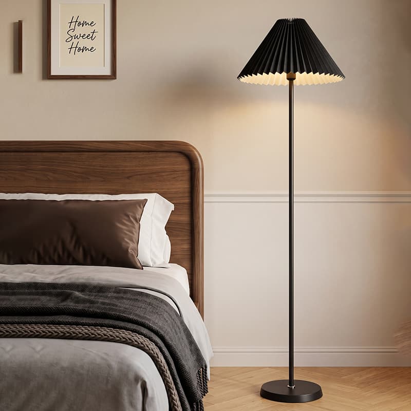 Nordic light luxury pleated floor lamp hotel B&B bedroom eye protection living room sofa retro decorative vertical table lamp