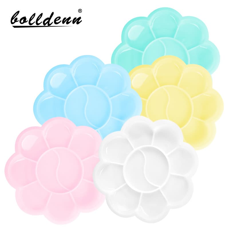 New Plastic Plum Blossom Palette for Art Students, Specialized for Watercolor, Gouache, Acrylic, and Oil Painting Pigment Mixing
