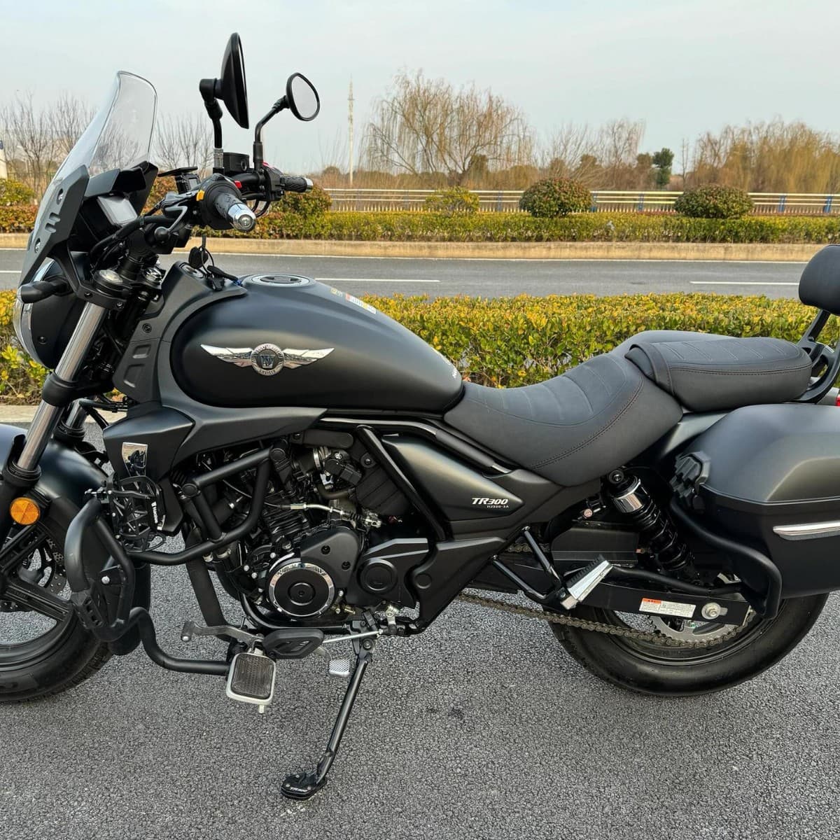 Haojue TR300 Dual-Cylinder Water-Cooled Bobber Men's Touring Retro Cruiser Motorcycle, China IV EFI