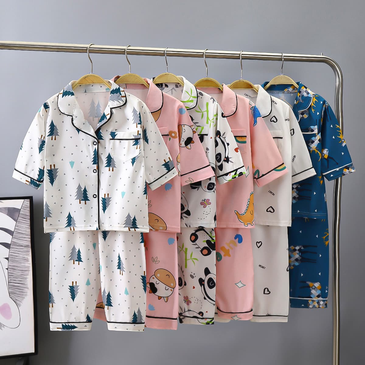 Summer Kids' Homewear Notched Collar Pajama Set Lightweight 3/4 Sleeve and 3/4 Pants Boys Girls Loungewear Air Conditioning Suit