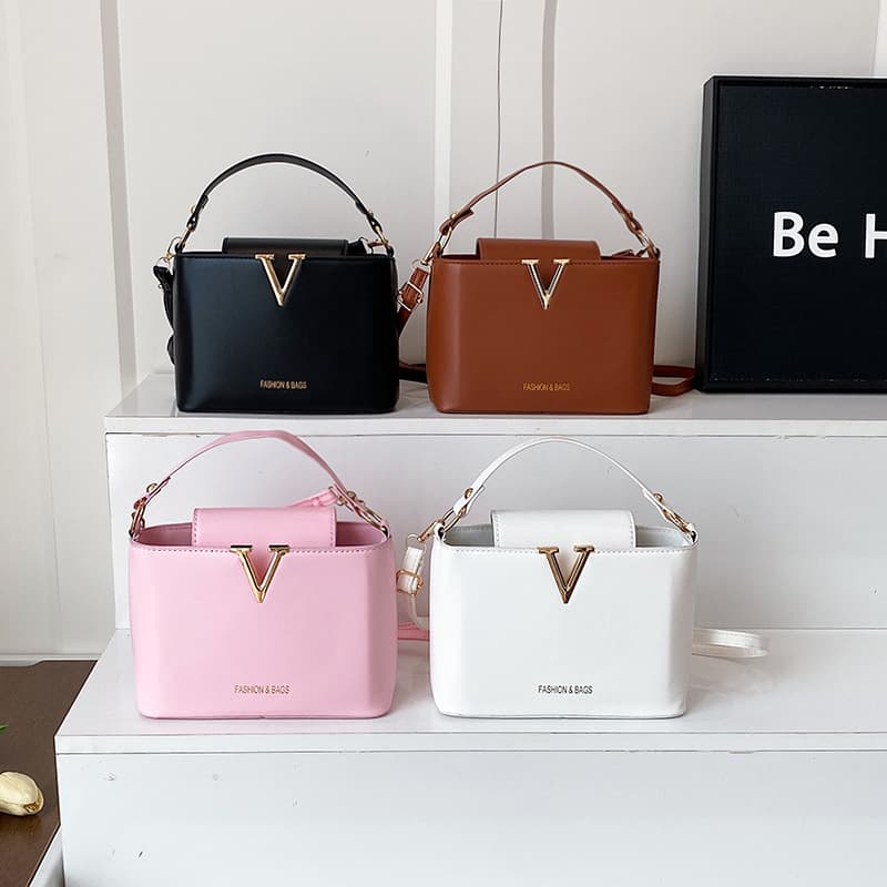 New 2026 Simple Decorative Handbag Ins Fashionable Shoulder Crossbody Trendy Bucket Bag for Women
