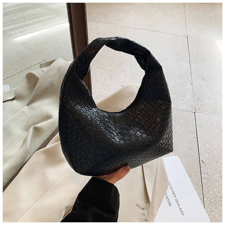French High-End Woven Bag Women's Single Shoulder Underarm Handbag 2024 Versatile Fashion Dumpling Bag Crescent Moon Bag