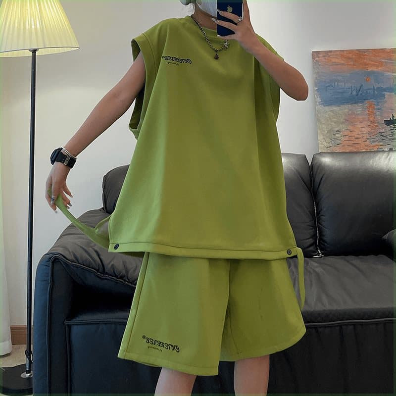 Summer New Loose Oversized Sleeveless Sports Vest Shorts Two-Piece Set for Men, Trendy Simple Sportswear Set
