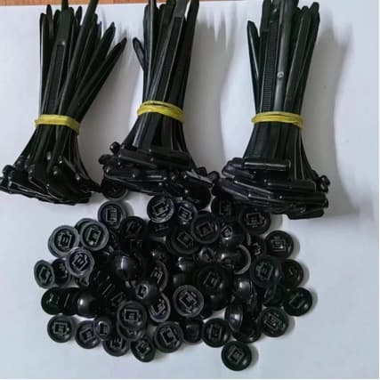 Multi-functional Zip Tie Clips for Securing Base Plates, Fender Mudguards, Trunk Interior Panels, and Covers in Vehicle Modifications