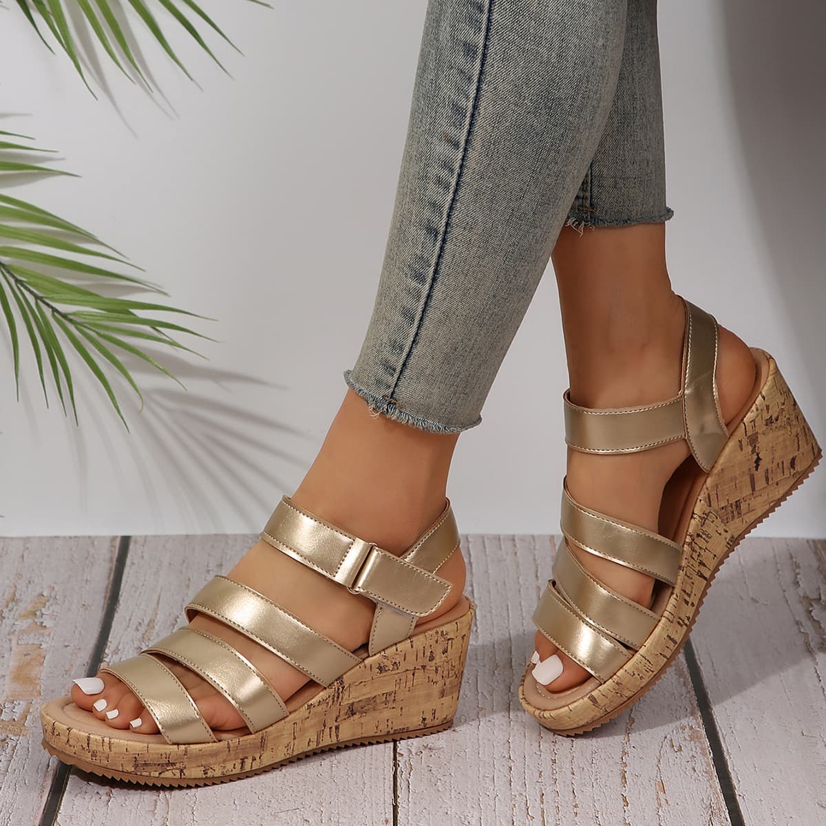 Cross-border Large Size Platform Sandals Women 2025 Summer New One-strap Buckle Platform Rubber Fashion Thick Sole Sandals