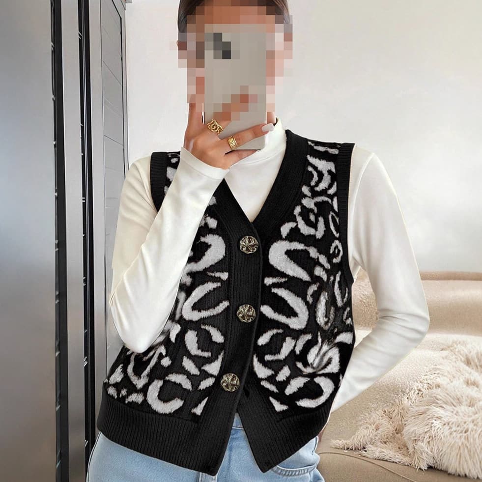 Women's leopard print V-neck knitted cardigan coat, a popular and fashionable casual sweater for autumn and winter.
