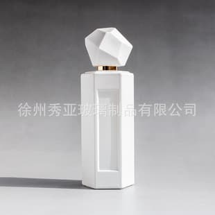 Factory Direct Stock Perfume Bottle Empty 50ml Travel Refillable Spray Bottle Snap-On Transparent Glass Small Capacity