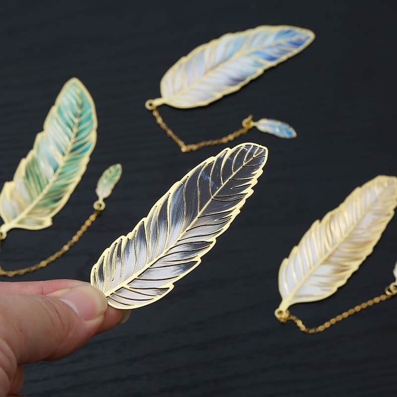 Premium Artistic Metal Feather Bookmark with Enamel Craft, Exquisite Chain Decoration, Creative Reading Marker Gift