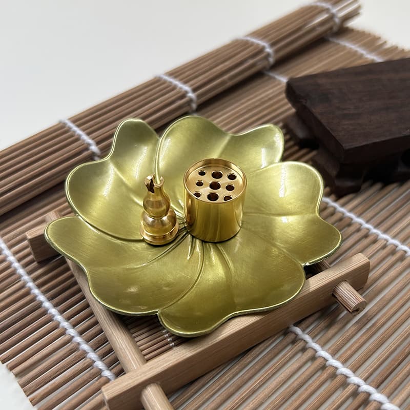 Antique Brass Lotus Incense Burner with Copper Sandalwood Tray, Creative Incense Holder for Home Tea Ceremony, Buddhist Worship, and Agarwood Incense