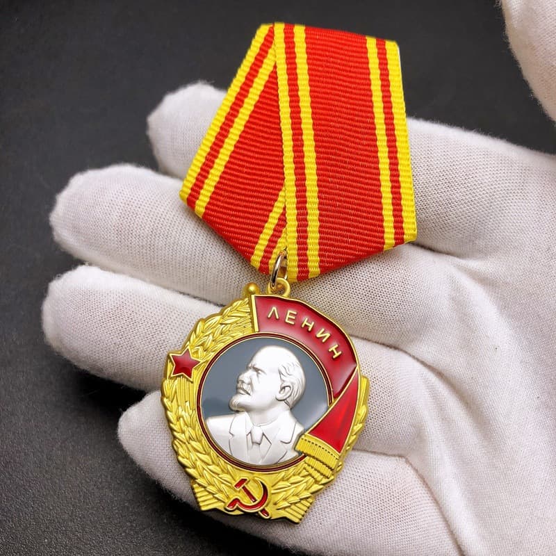 Wholesale Soviet Order of Lenin Soviet Military Medal Russian Military Honor Medal Brooch Gold Star Medal