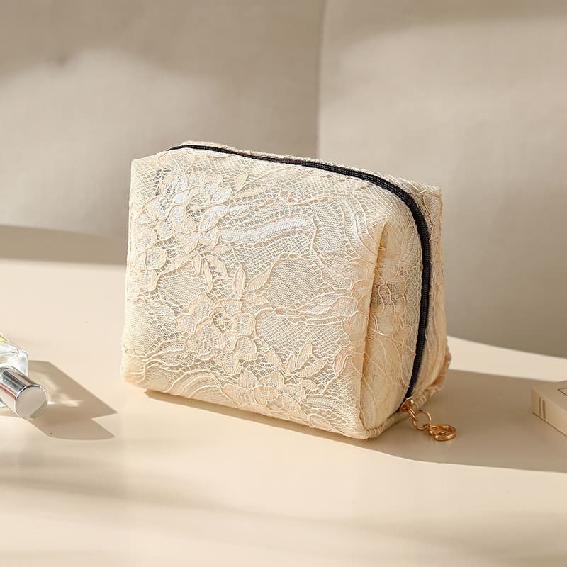 Large Capacity Stylish Lipstick Storage Bag Makeup Artist Premium Portable Small Lace Cosmetic Bag for Women