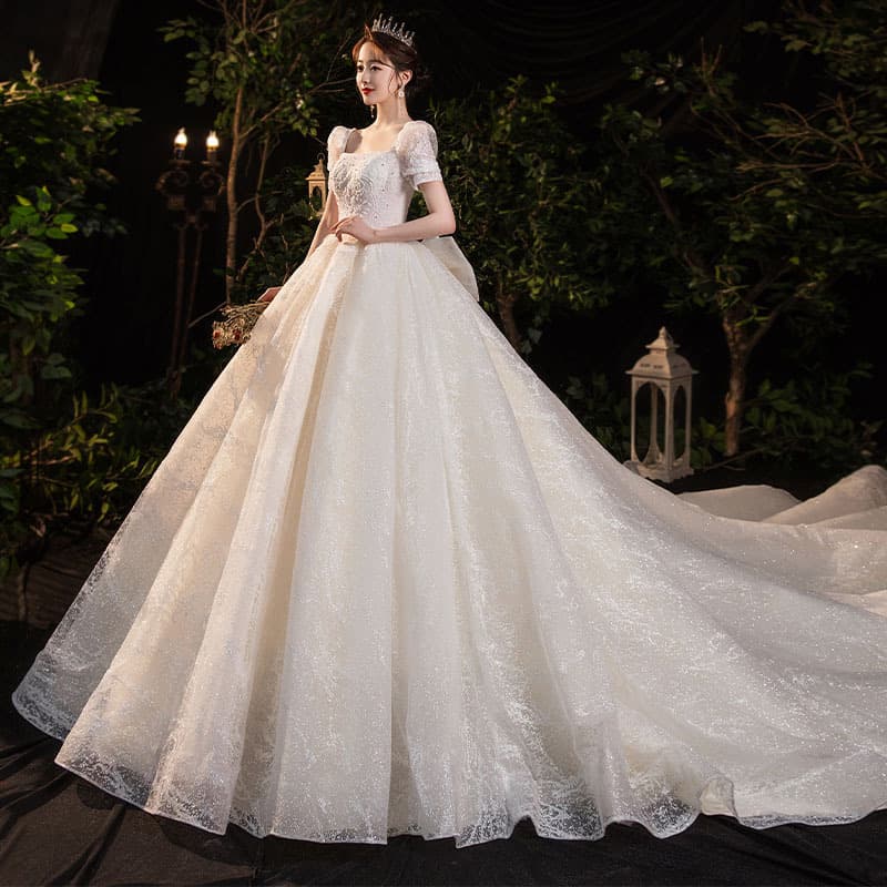French Escape Princess Light Wedding Dress 2026 New Bridal Main Dress Lawn Fairy Gown with Long Train Fitted Silhouette