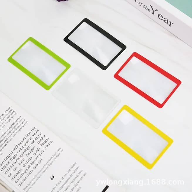 3x Magnification PVC Lens Fresnel Handheld Card Magnifier AM808