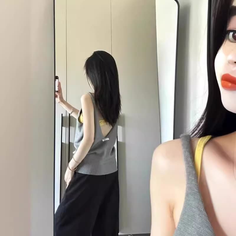 Designer Gray Sleeveless Camisole Top for Women 2026 New Style Inner Layering Backless Top