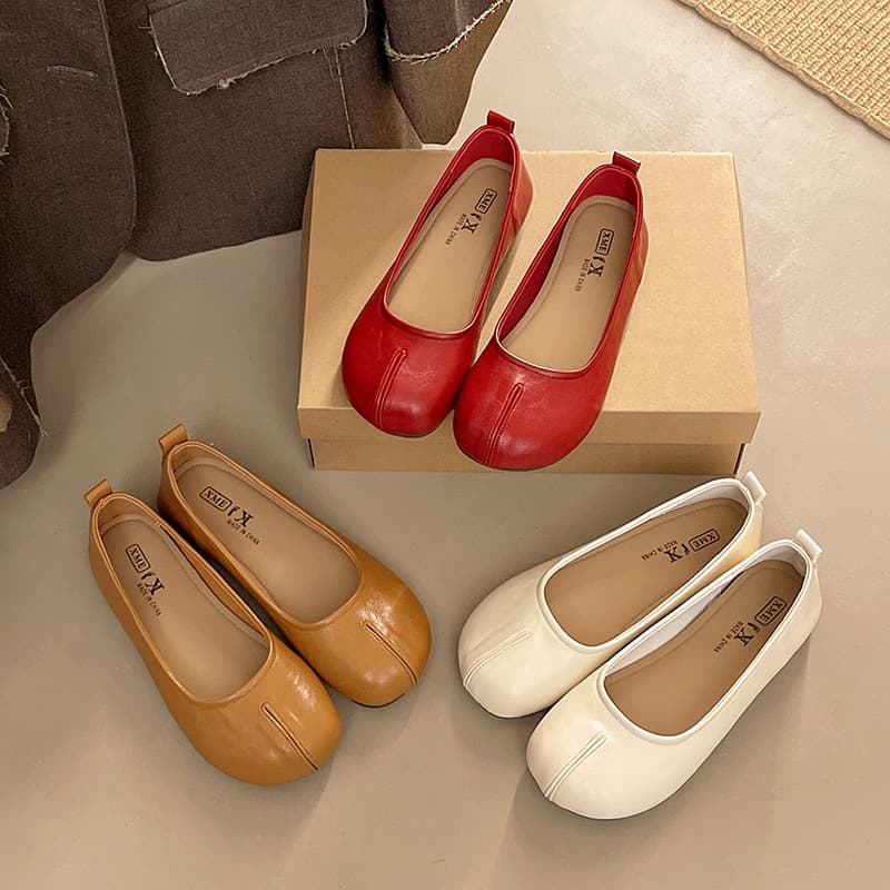 Cloud-Like Comfort Flat Shoes for Women Spring Shallow Mouth Retro Slip-On Grandma Shoes Ultra-Soft Sole Boat Shoes Flat Bottom Moccasin Shoes for Pregnant Women