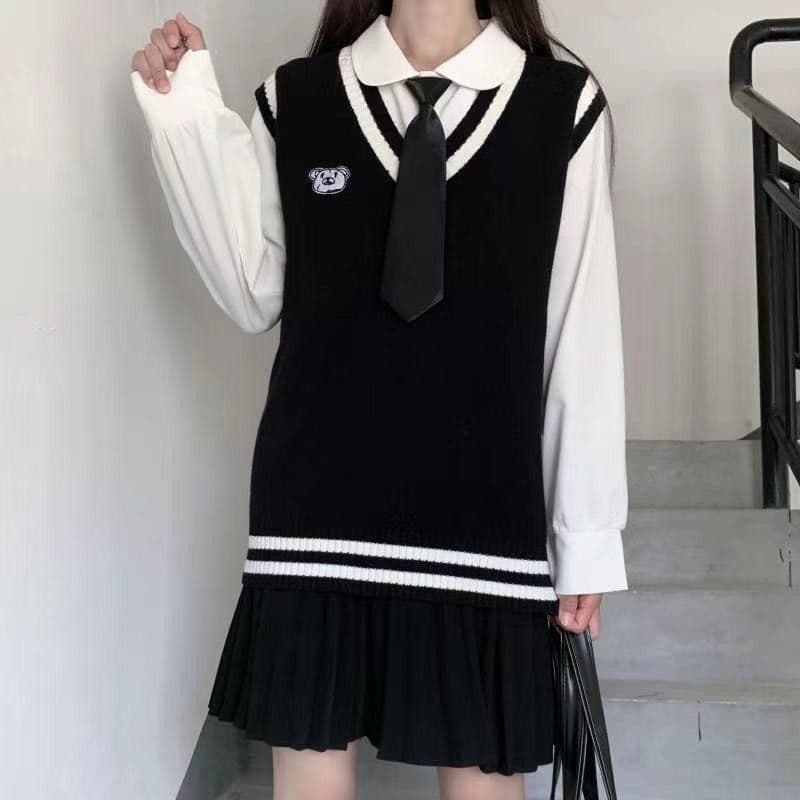 Wholesale Plus Size for Curvy Women, Spring/Autumn New Black Shoulder Knit Vest, JK Uniform Academic Style Outerwear Vest V