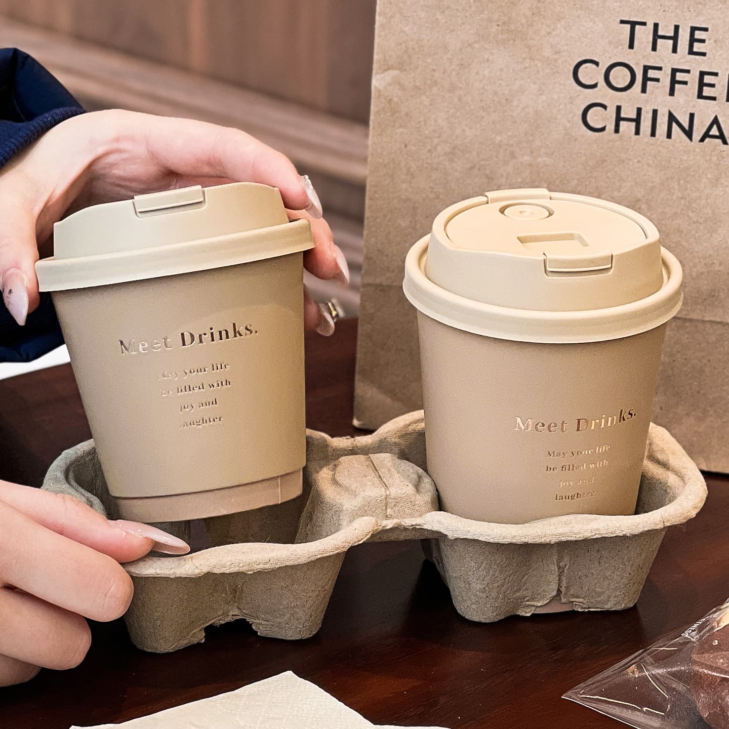 Popular snowy color coffee cup disposable milk tea paper cup hot drink tea cup with lid commercial takeaway wholesale