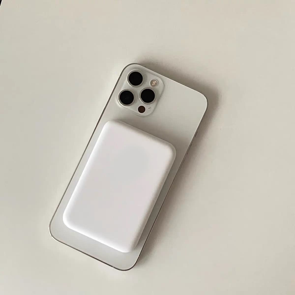 Magnetic Power Bank Fast Charging Suitable for Apple 12-17 Magnetic Wireless Charging Back Clip Battery Portable Power Bank