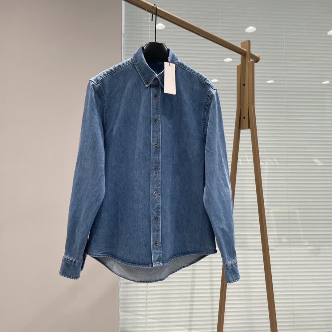 【25 In Stock】【M.LIVES】Little Red Heart Denim Shirt Jacket Unisex A273