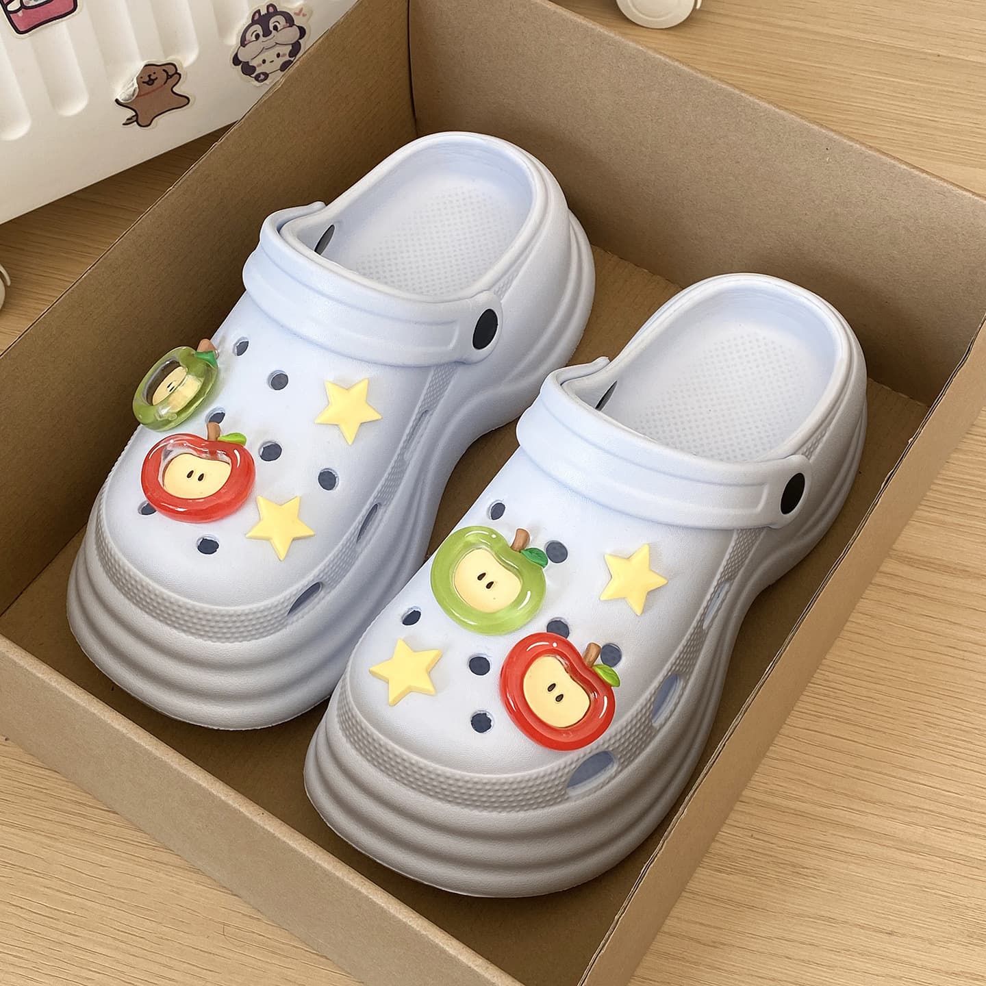Summer Fashion Versatile Thick-Soled Closed-Toe Shoes with Creative Star and Apple Design, Height-Increasing Eva Clogs for Petite Individuals